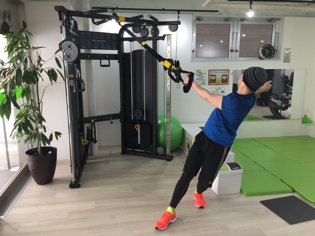 パーソナルトレーニング風景（TRX） | パーソナルトレーニングジム